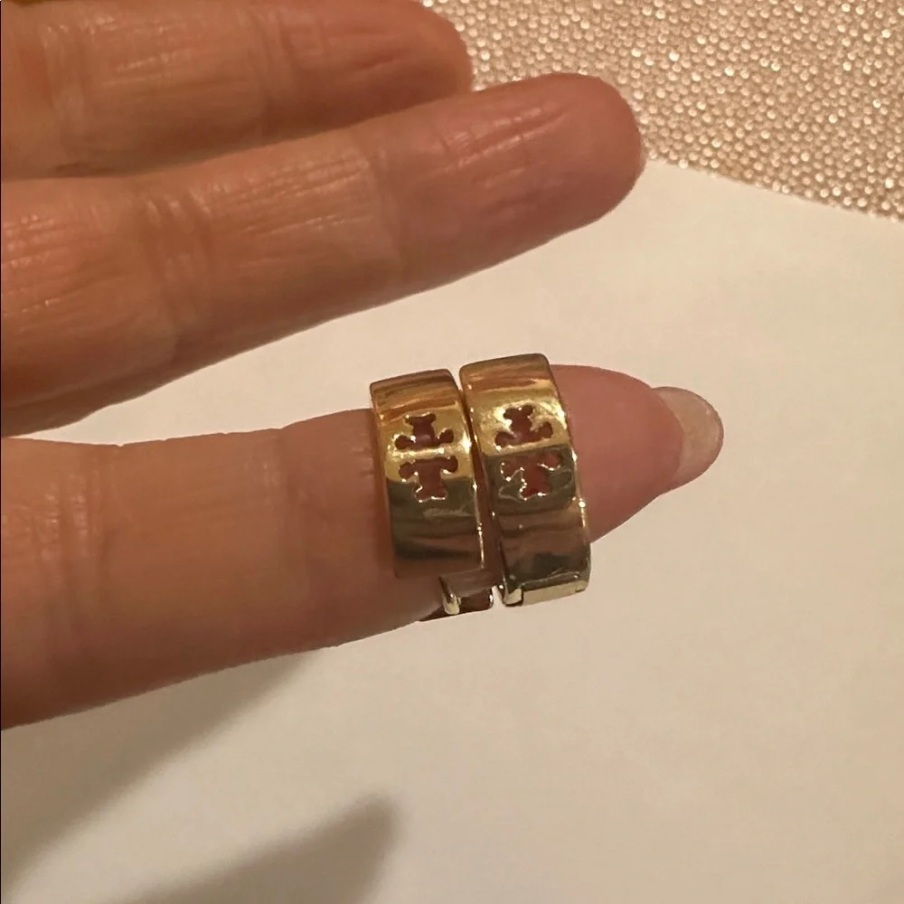 N/A elegant gold
